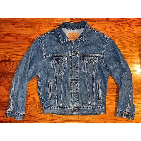 Levi's Other - Levi’s 70507-0389 Denim Trucker Jacket Large 90s Hand Painted USA Flag Vintage